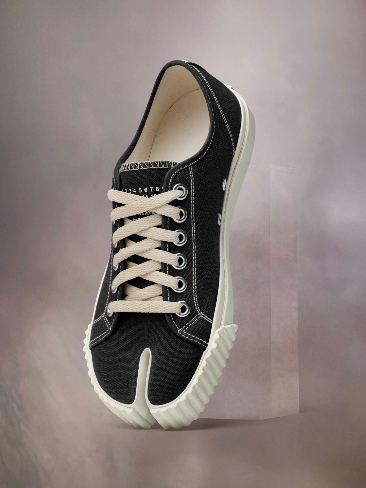 Кеды Maison Margiela Tabi Black/White