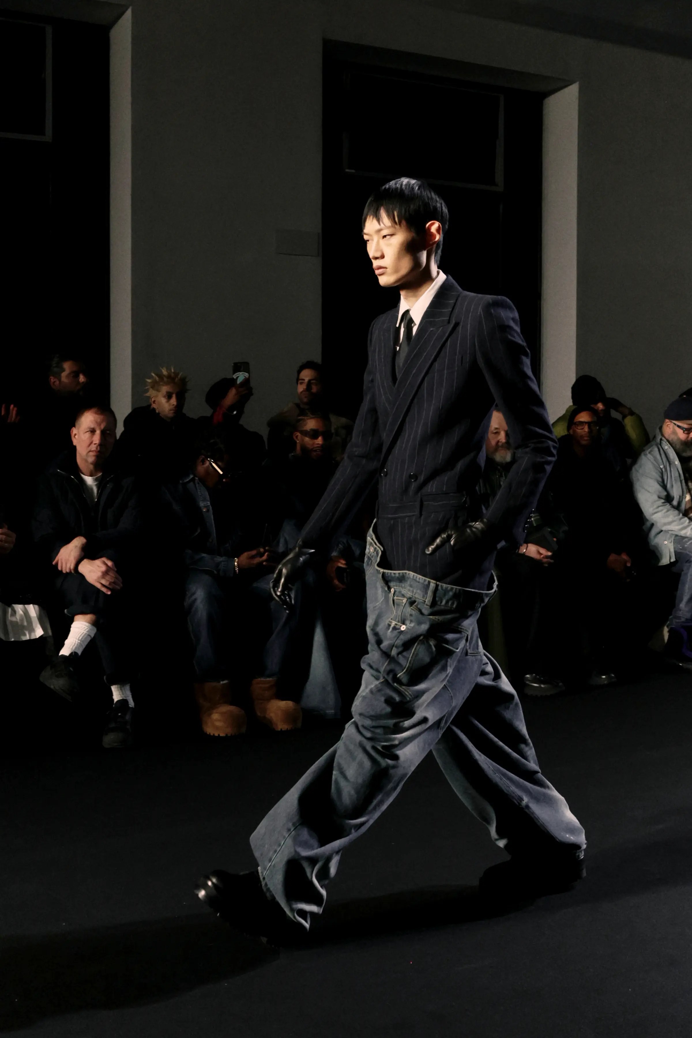 Juun.J FW’25 — новое исследование «уличного пошива» и современной классики