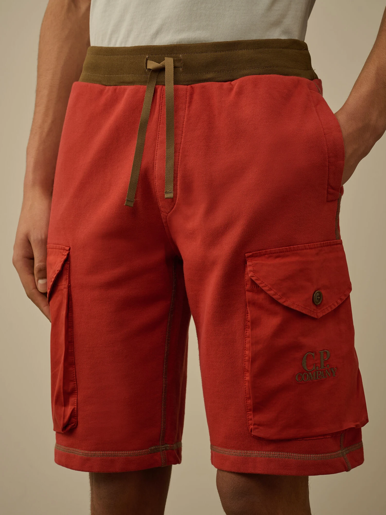 Шорты C.P. Company Diagonal Fleece Mixed Cargo Ketchup Red
