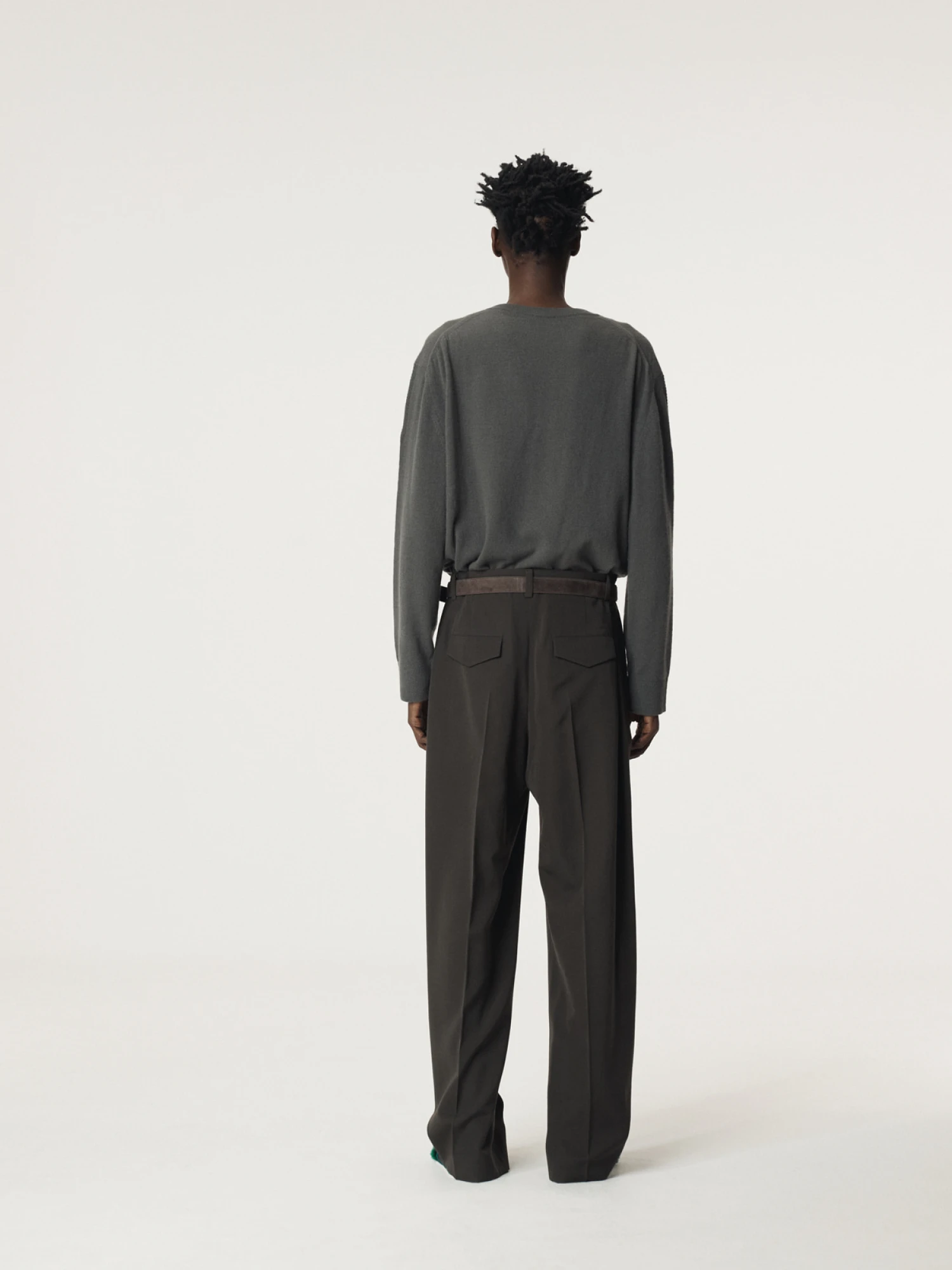 Брюки Recto Styrene Tuck Charcoal Grey