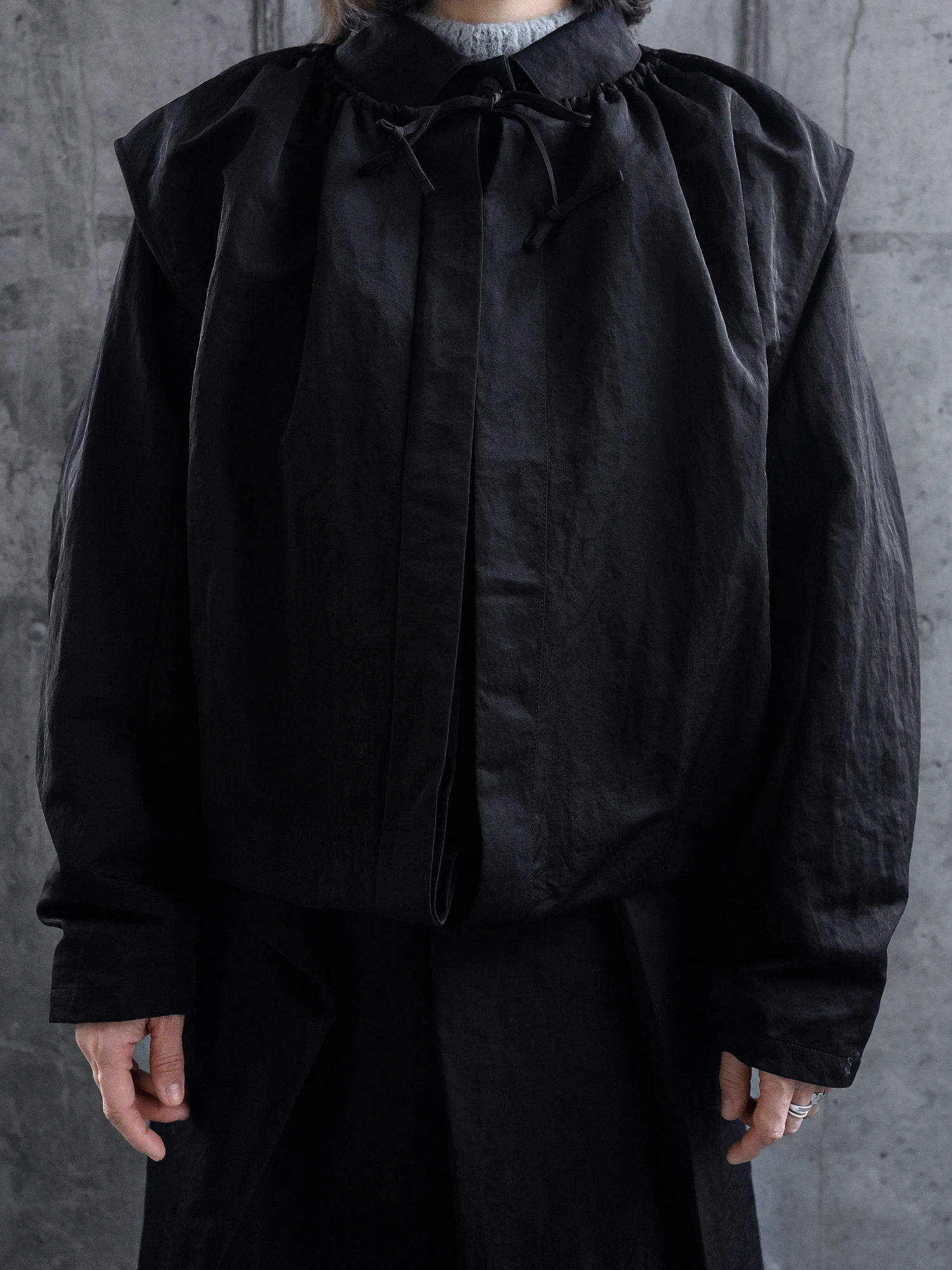 Женская ветровка EPINGLER Shirring Outshirts Black