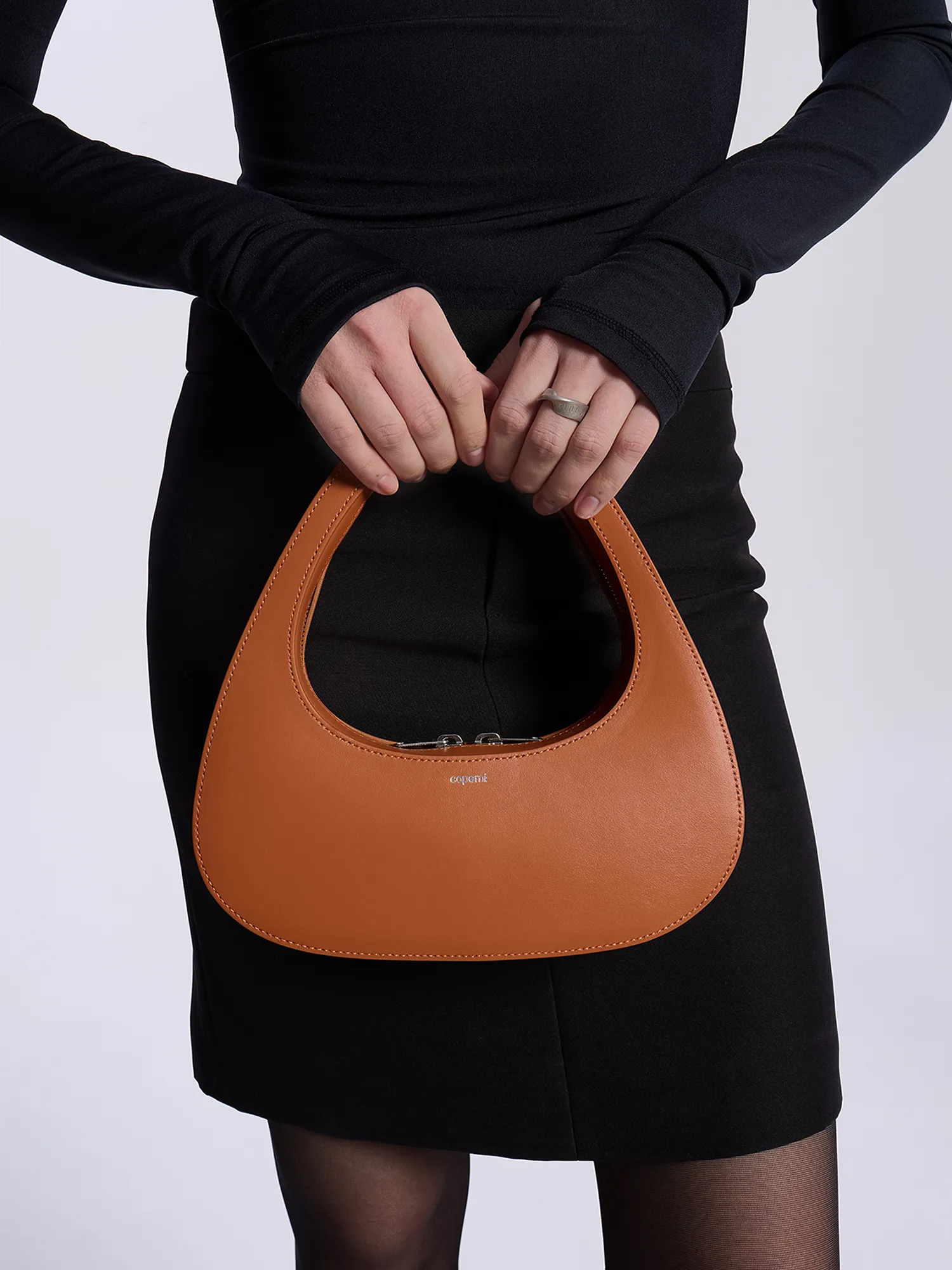 Сумка Coperni Crossbody Baguette Swipe Bag Clay