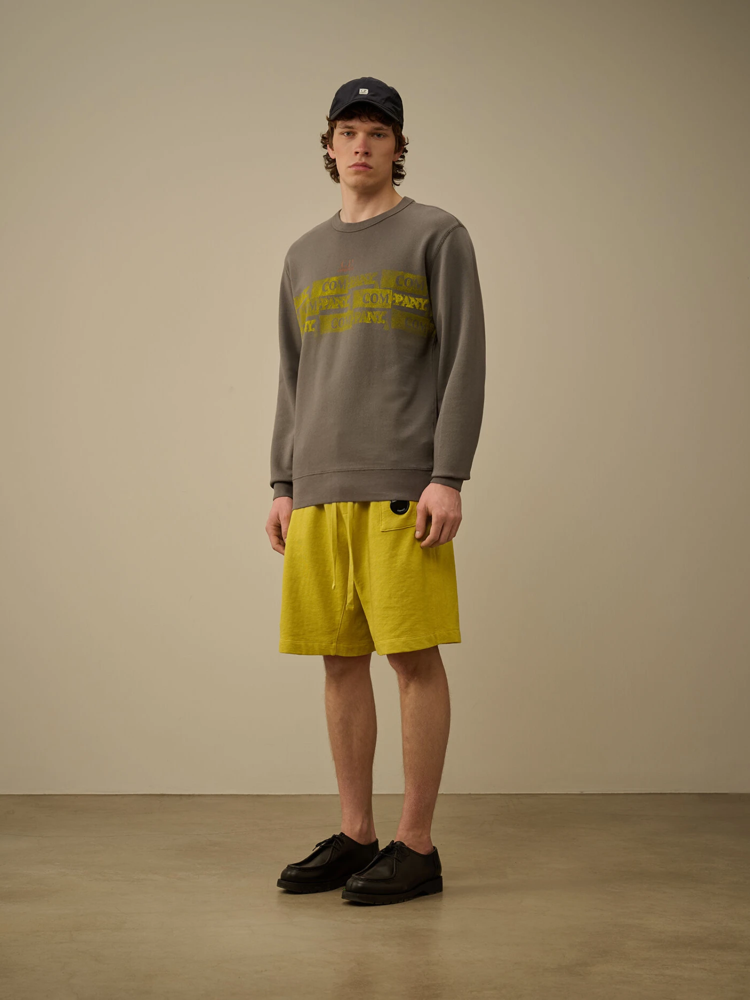 Свитшот C.P. Company Cotton Fleece Crewneck Smoked Pearl Grey