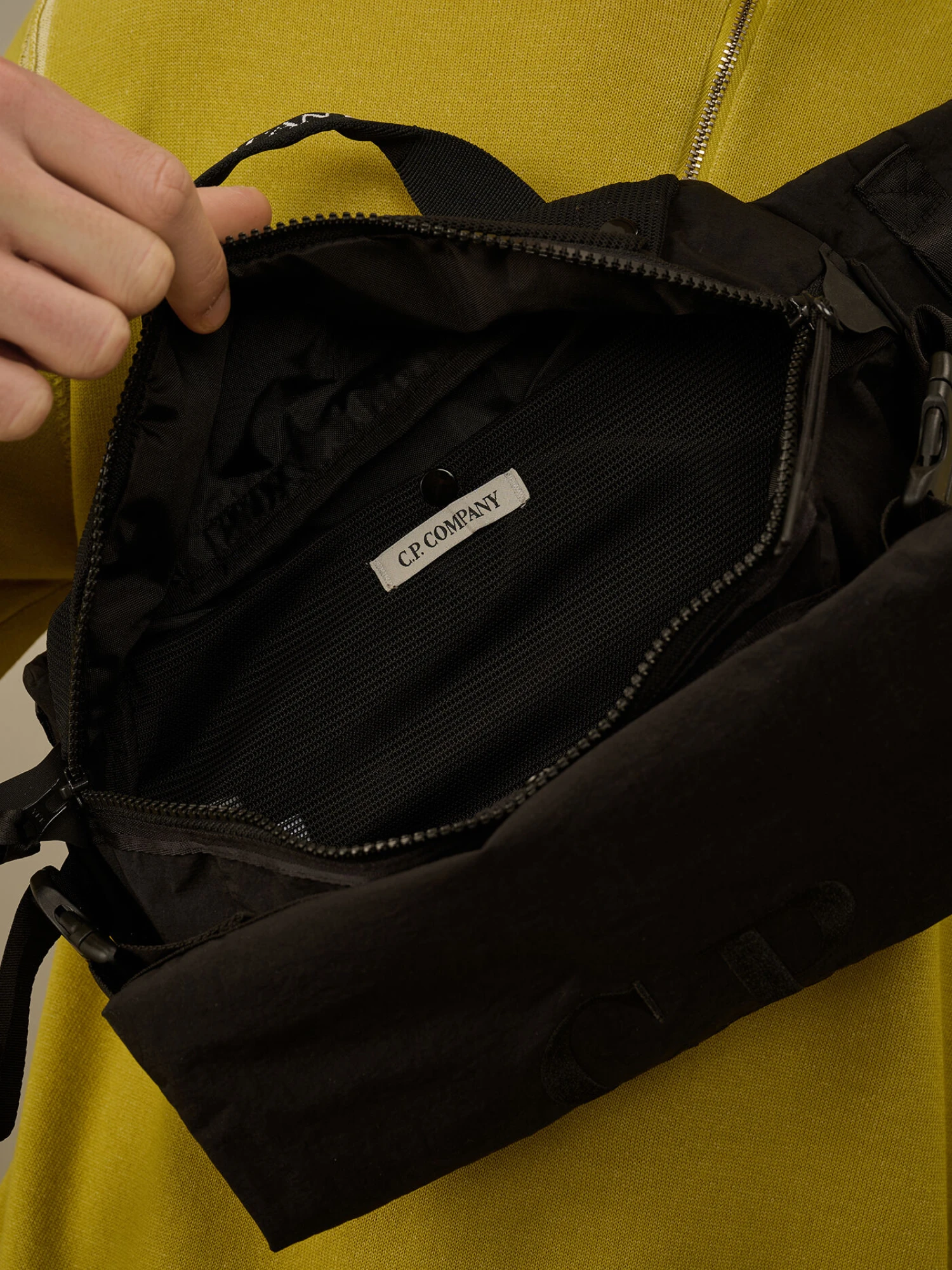 Сумка C.P. Company Plain Paper Touch Waistbag Black