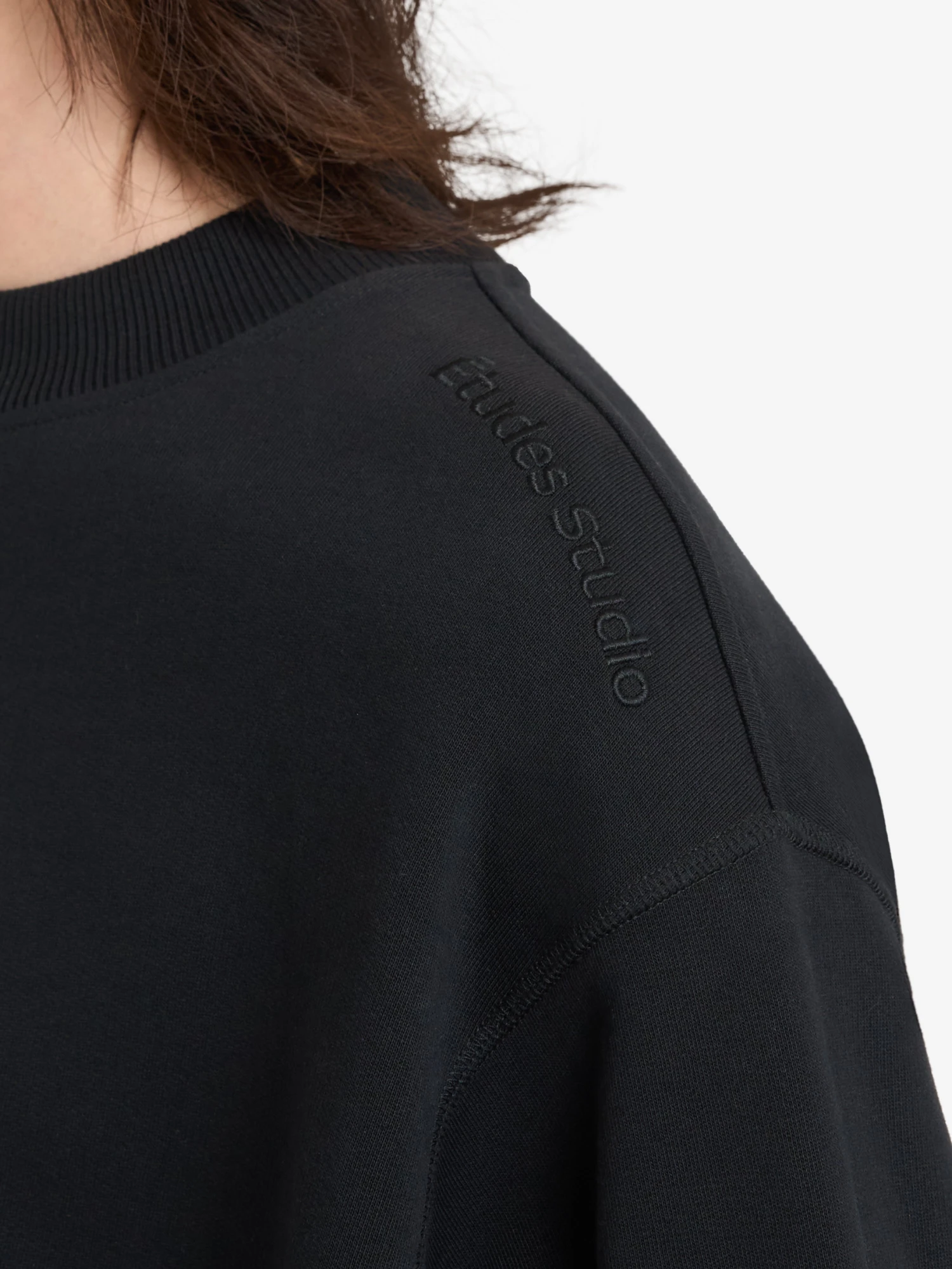 Свитшот Études Relax Crewneck Black