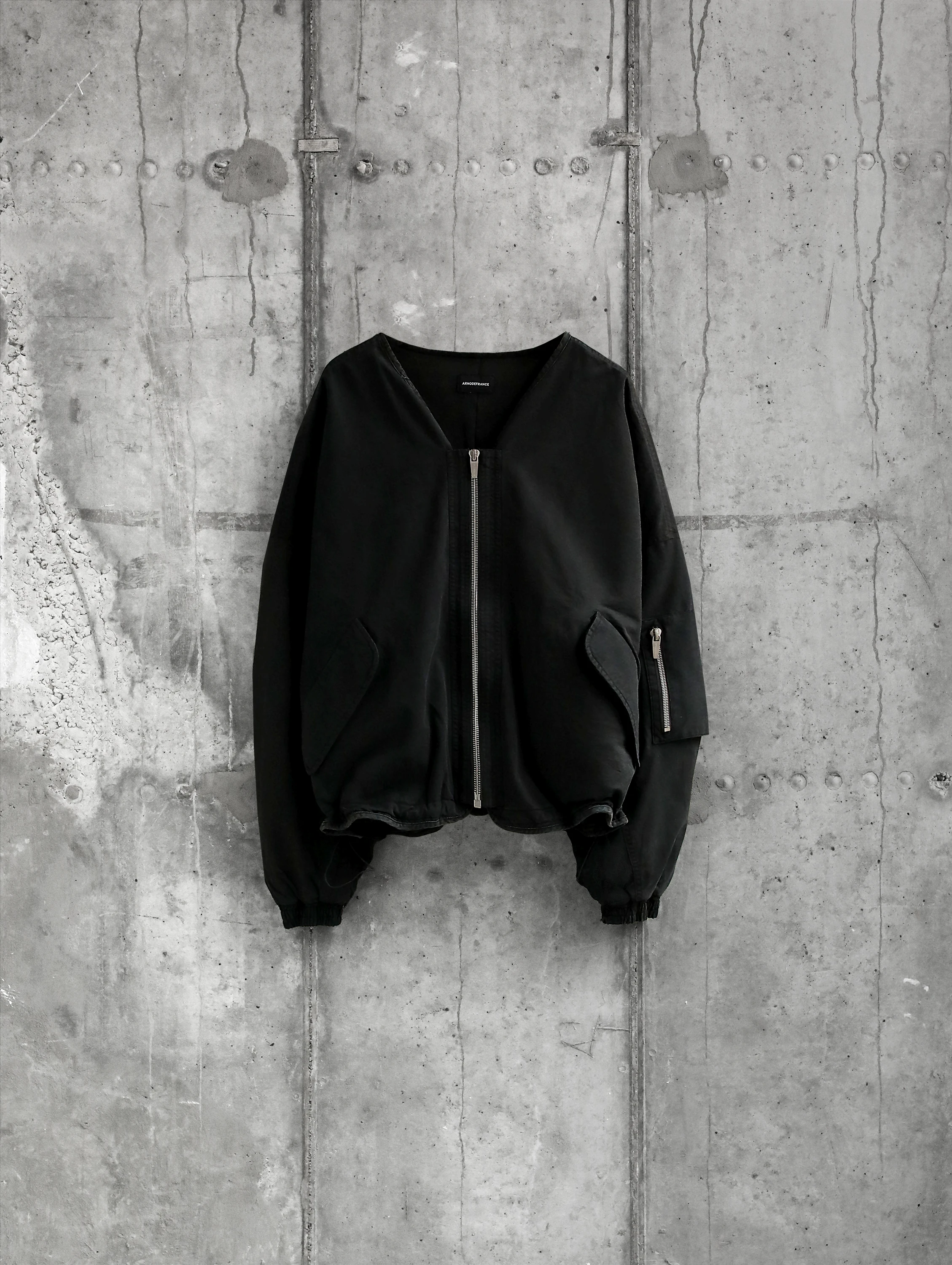 Бомбер ARNODEFRANCE Collarless Bomber Washed Black