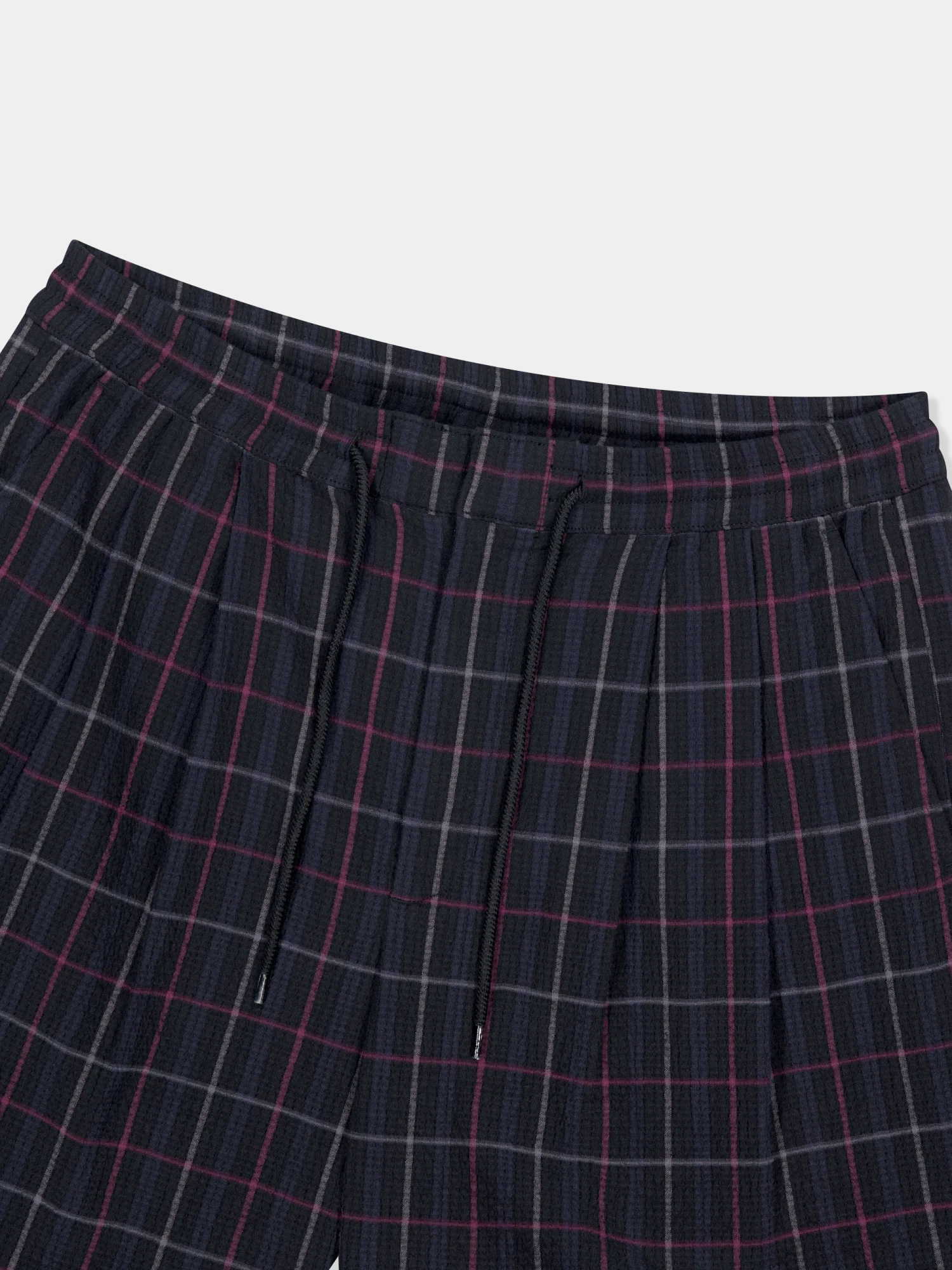 Шорты YESEYESEE Crinkled Fabric Check Black