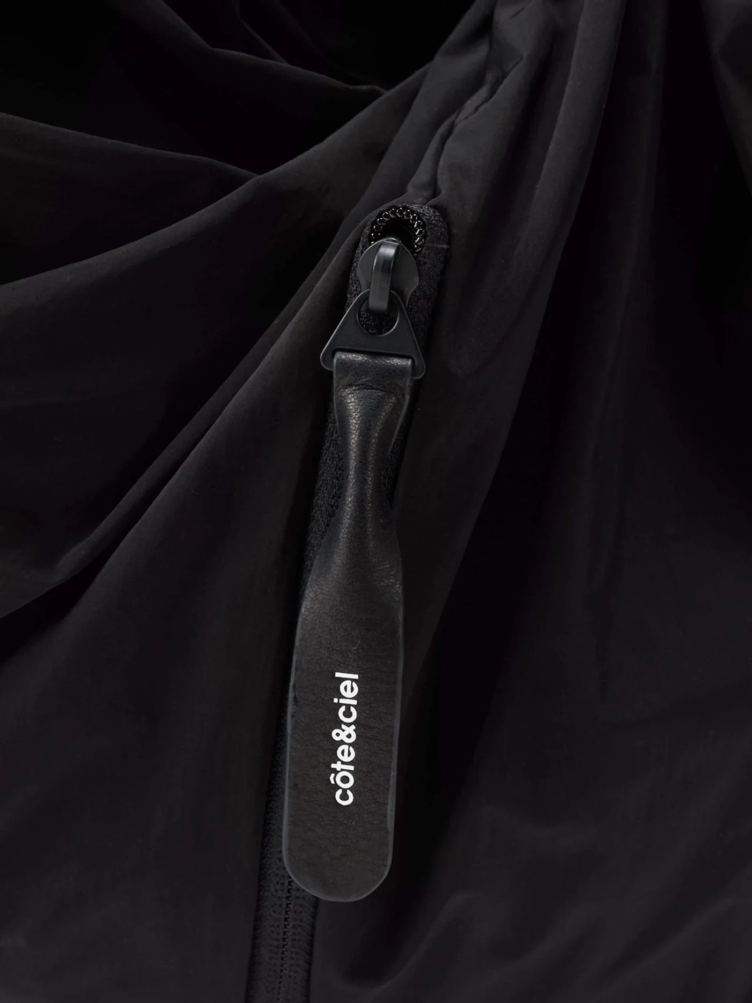 Сумка COTE&CIEL Aoos L Smooth Black