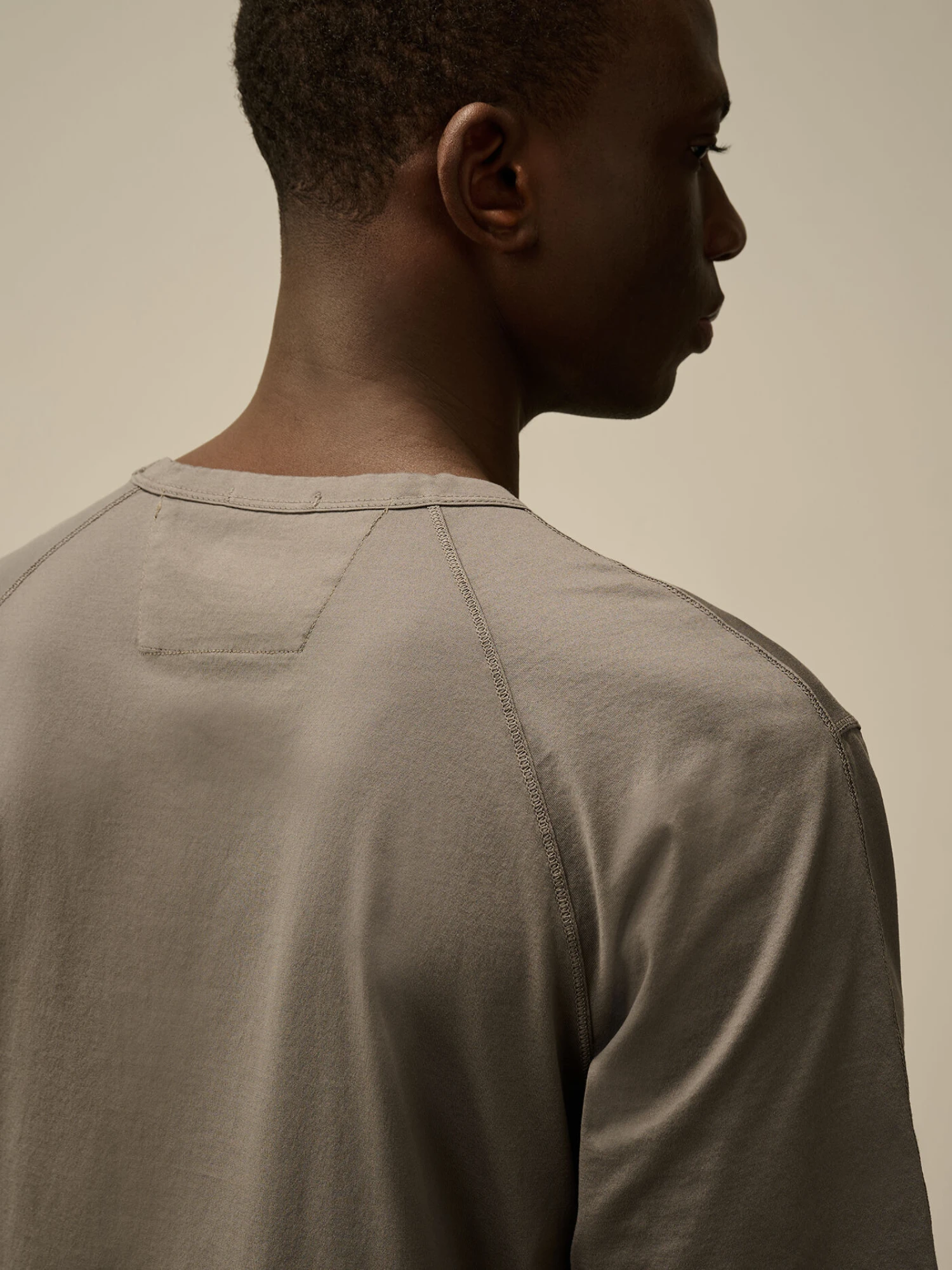 Футболка C.P. Company 70/2 Mercerized Jersey Smoked Pearl