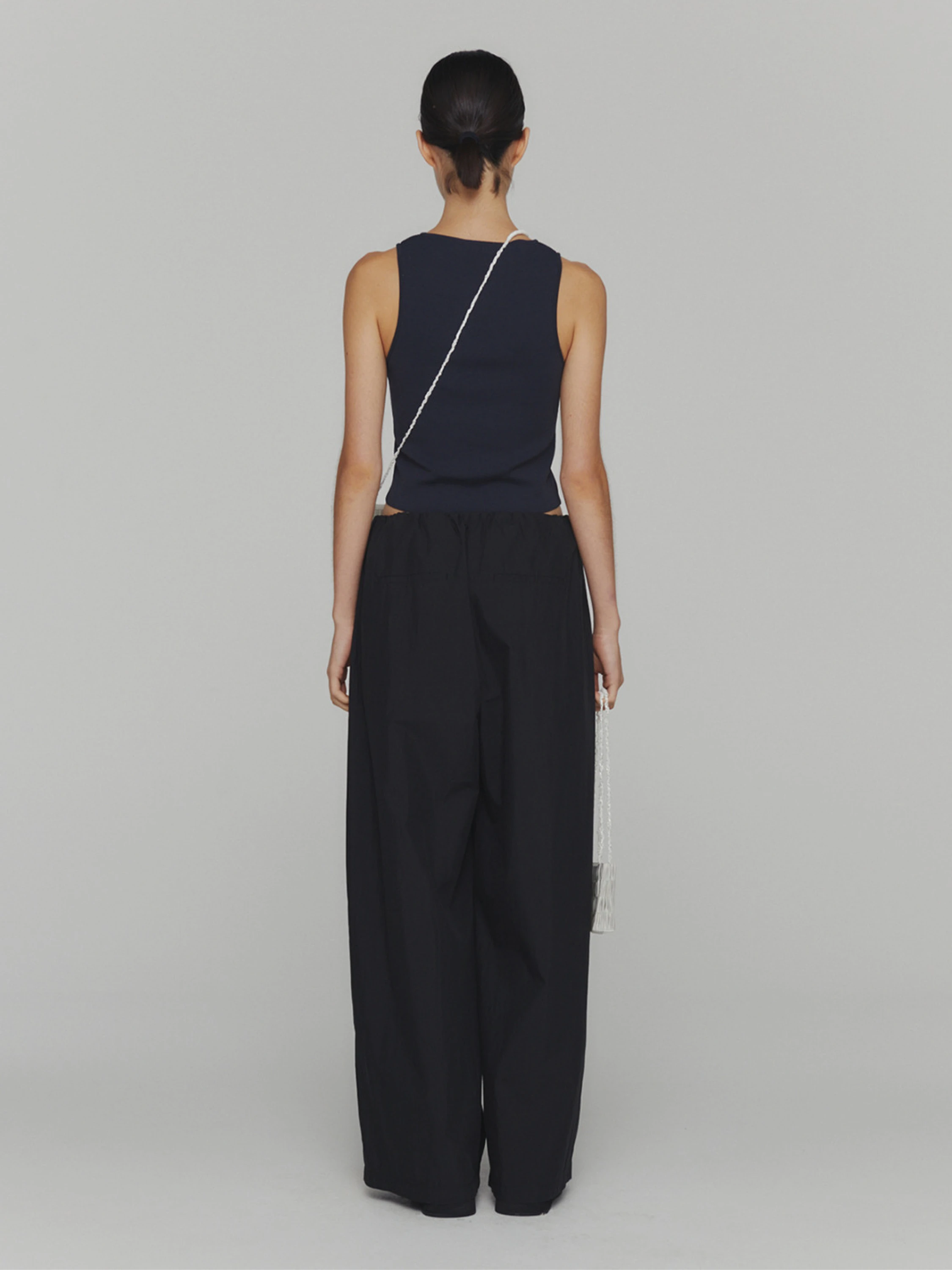 Женский топ AMOMENTO Cut-Out Sleeveless Top Dark Navy