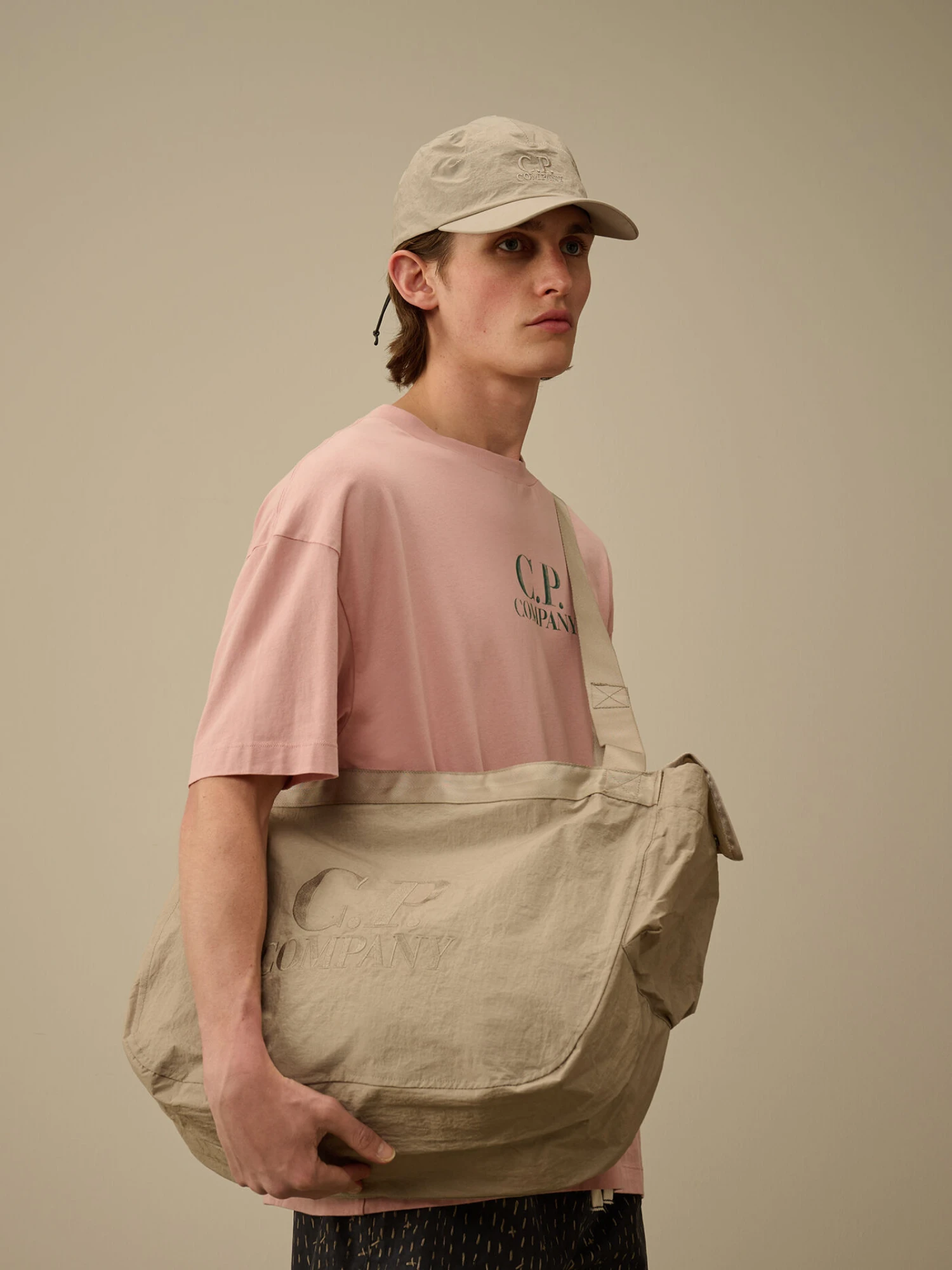 Сумка C.P. Company Plain Paper Touch Zipped Bag Vintage Khaki