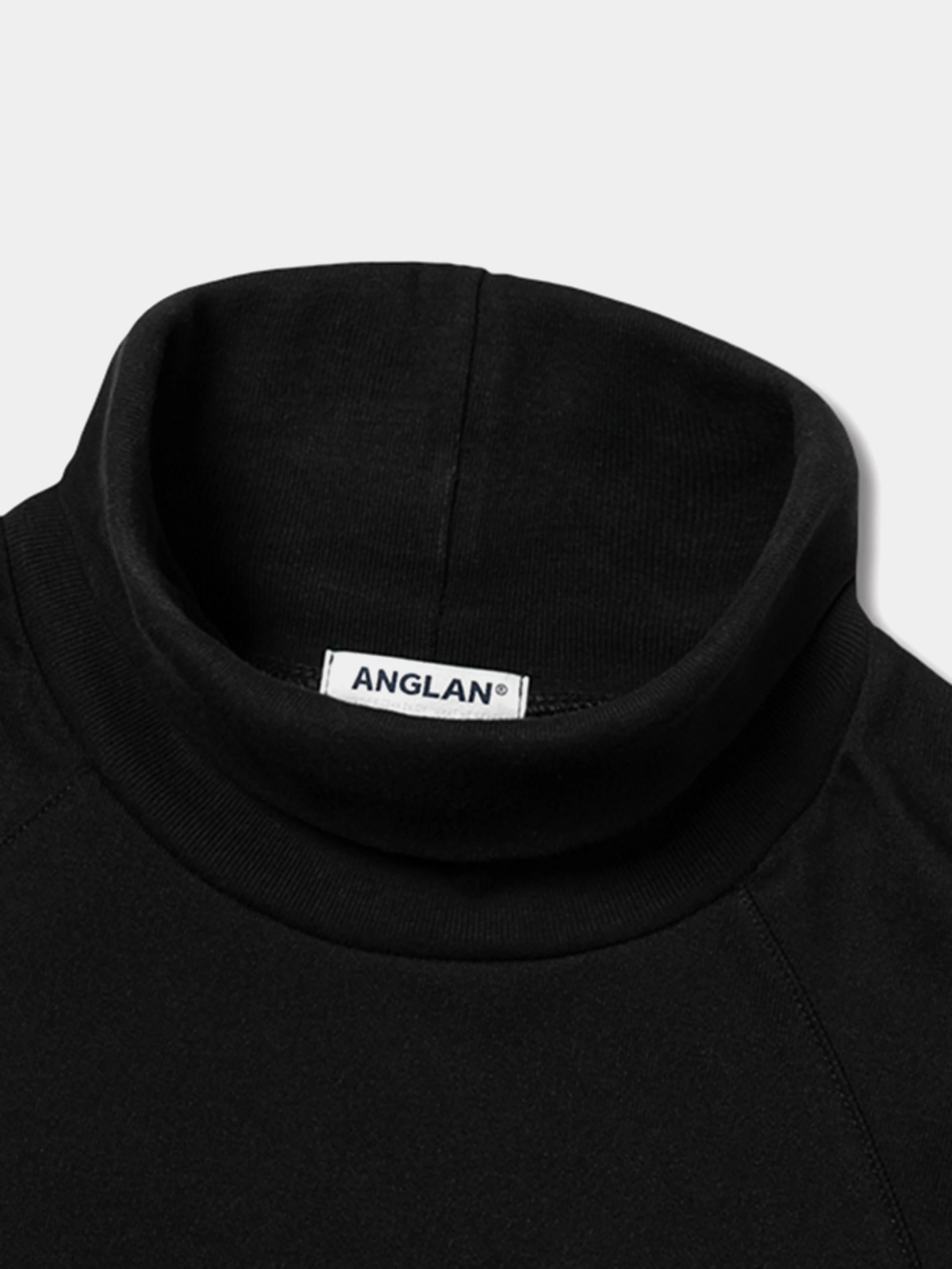 Лонгслив ANGLAN Oval Incision Turtle Neck Longsleeve Black