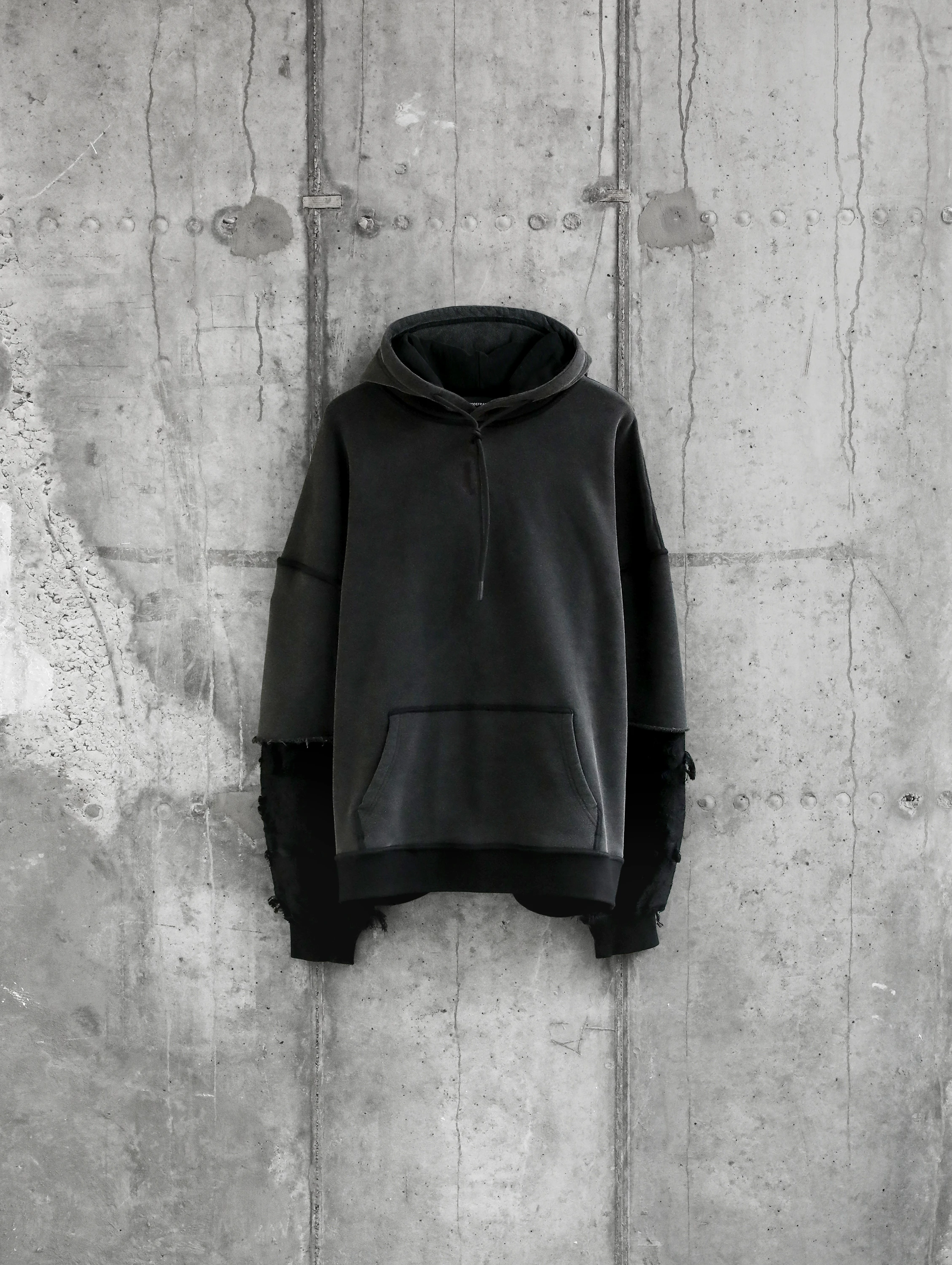 Худи ARNODEFRANCE Distressed Sleeves Vintage Black