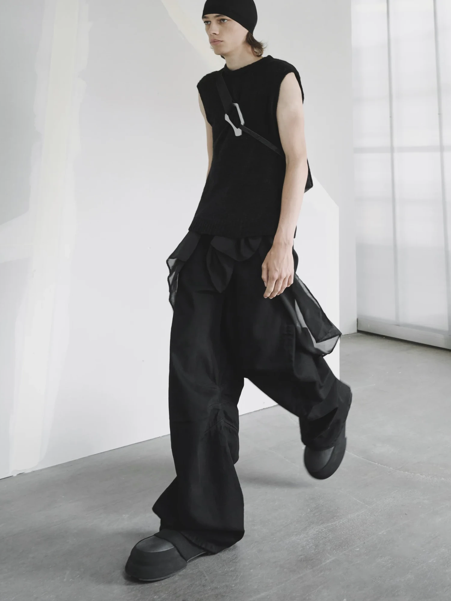 Жилет HELIOT EMIL Ferro Tailored Vest Black