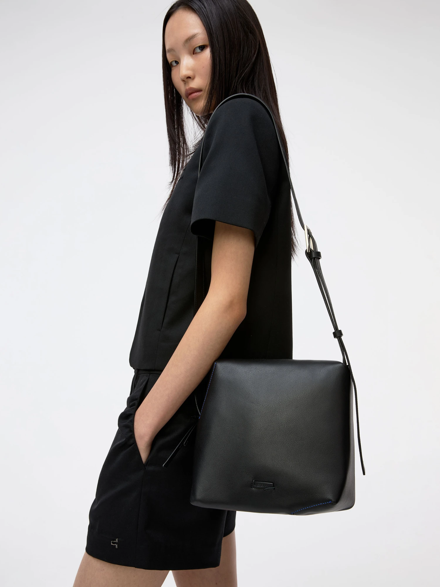Сумка ADERERROR Tetraight Bag Product. 105 Black