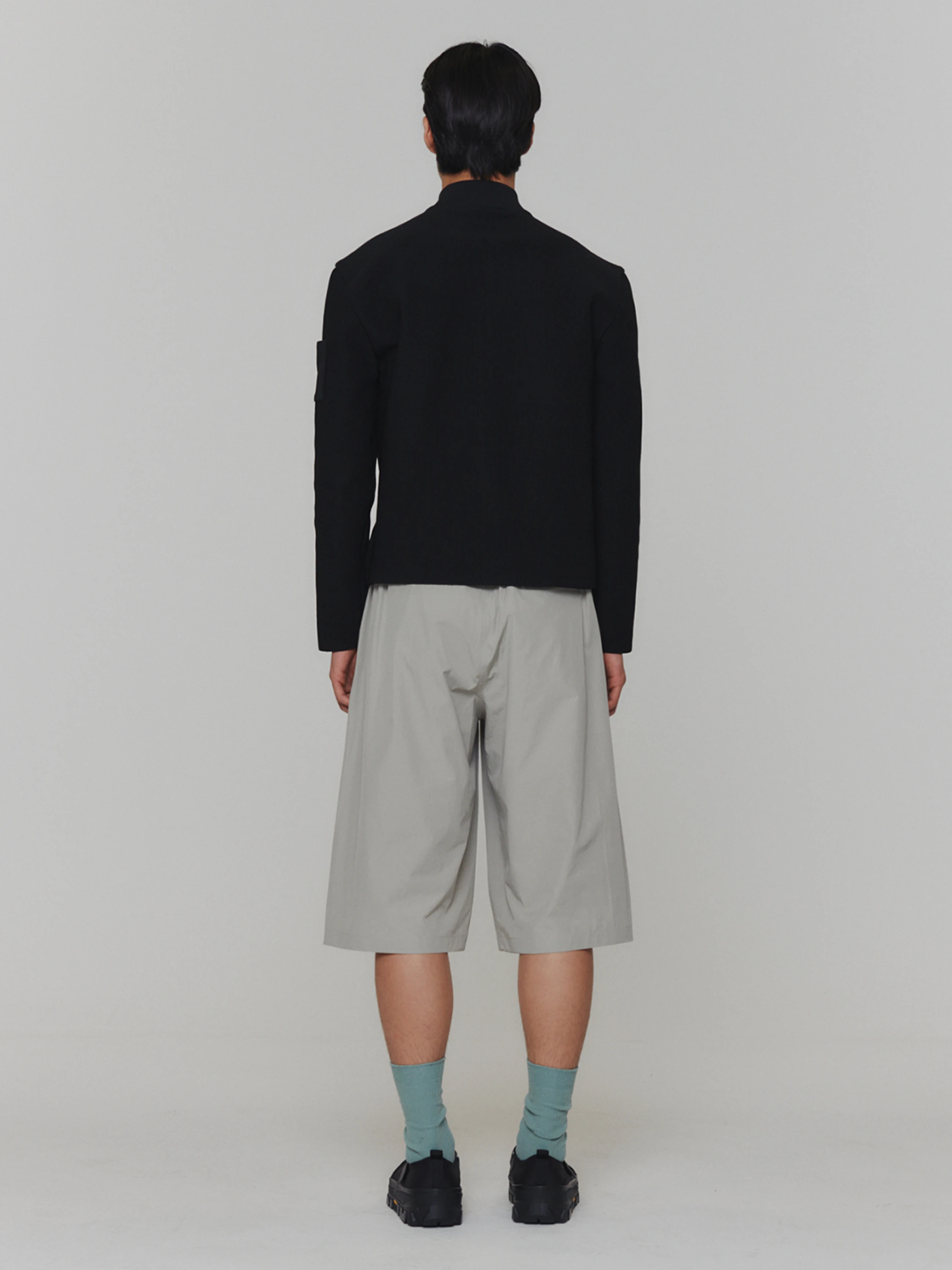 Шорты AMOMENTO Two Tuck Wide Shorts Grey Beige