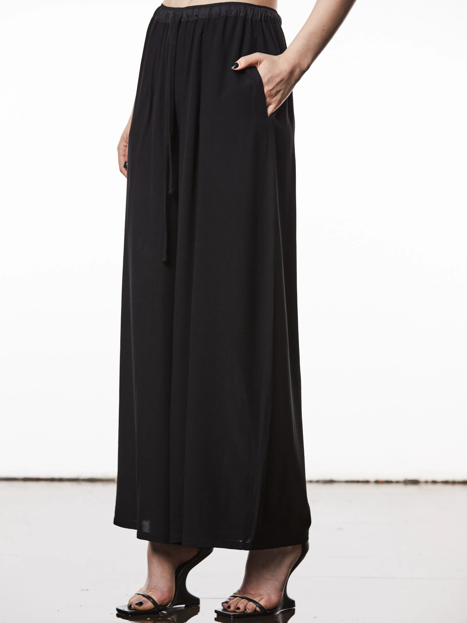 Женские брюки thom/krom W ST 412 Black