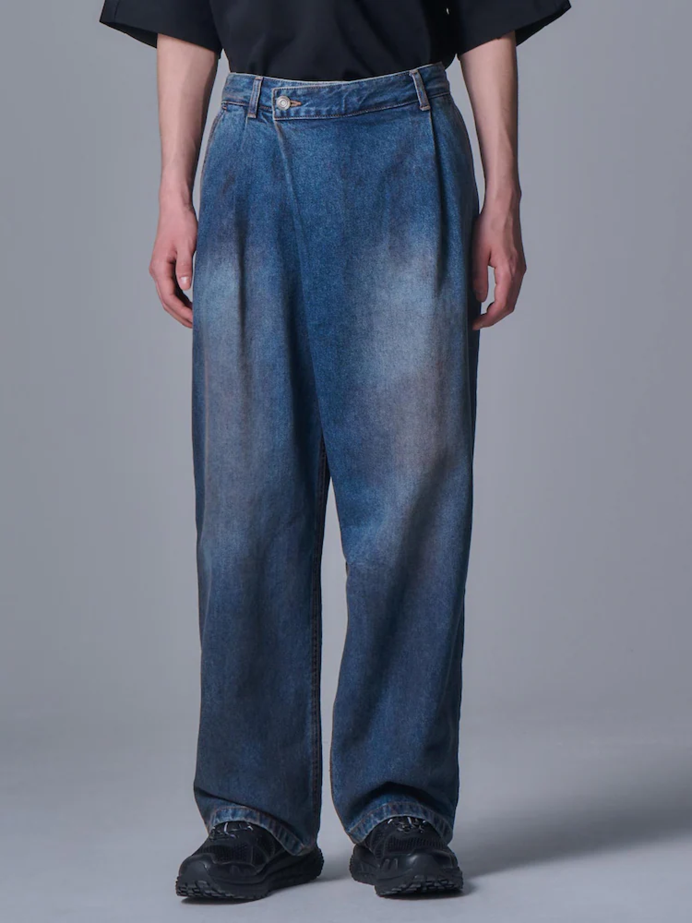 Джинсы JUUN.J Oil-Washed Asymmetrical Denim Blue