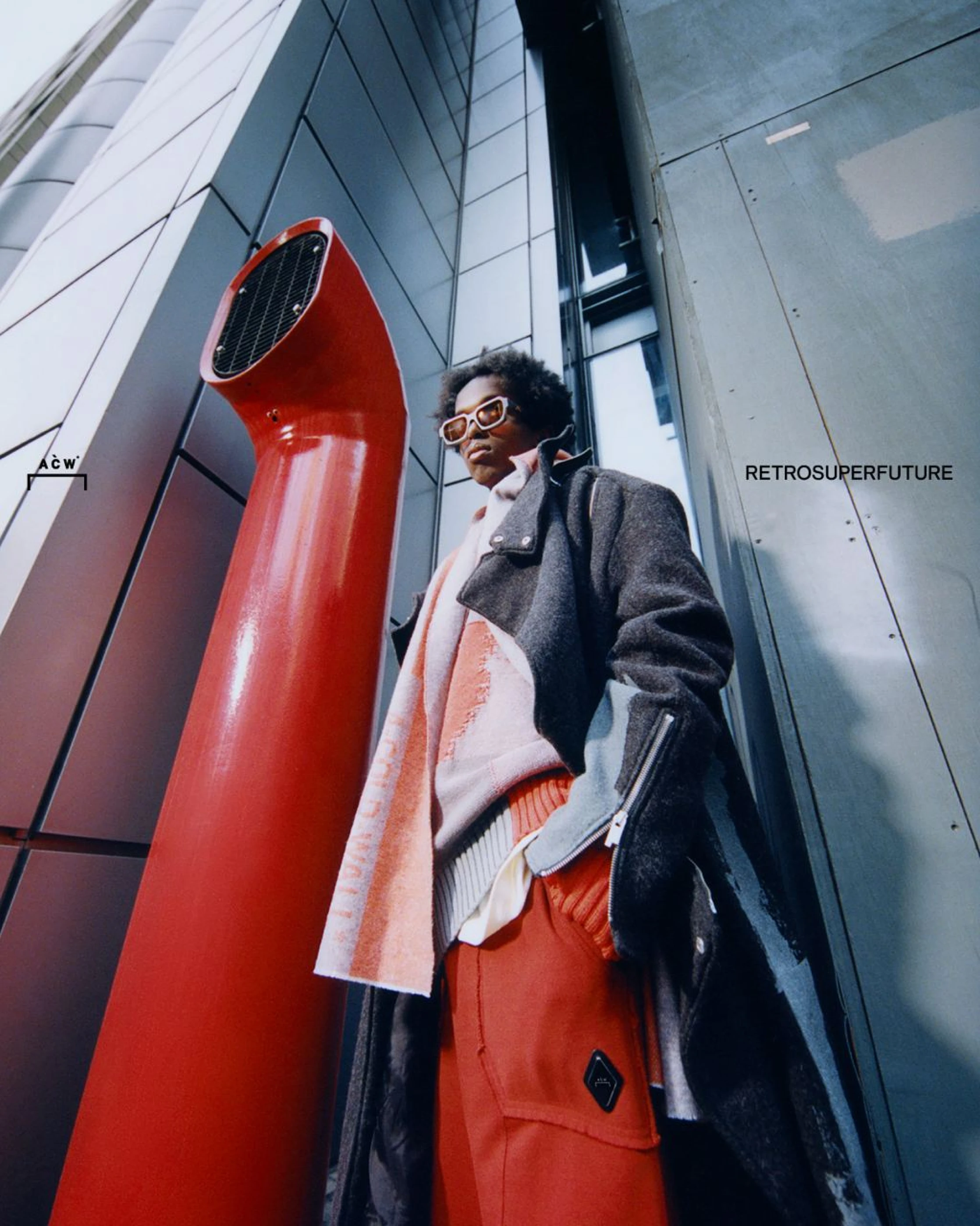 История RETROSUPERFUTURE