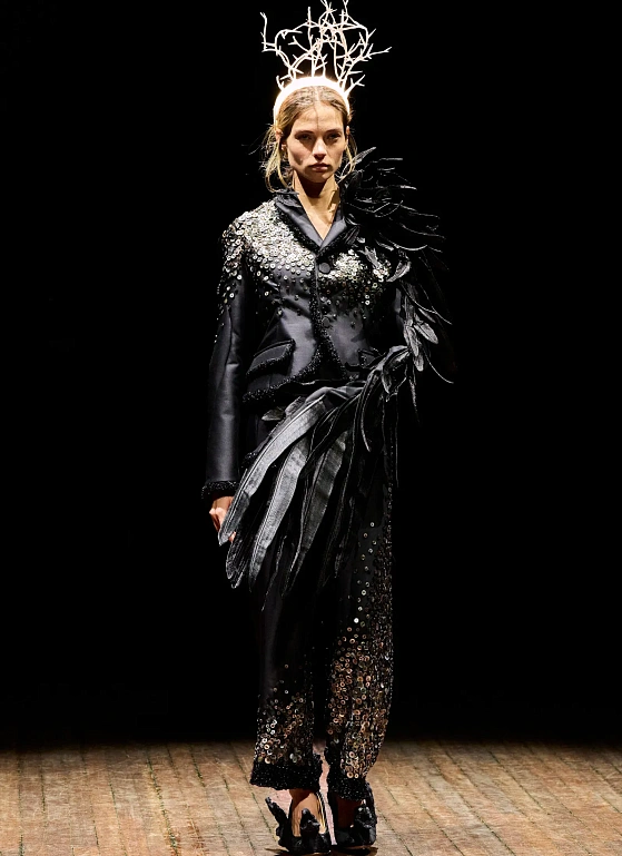 Двадцать лет спустя: всё те же источники вдохновения в юбилейной коллекции Undercover FW’25