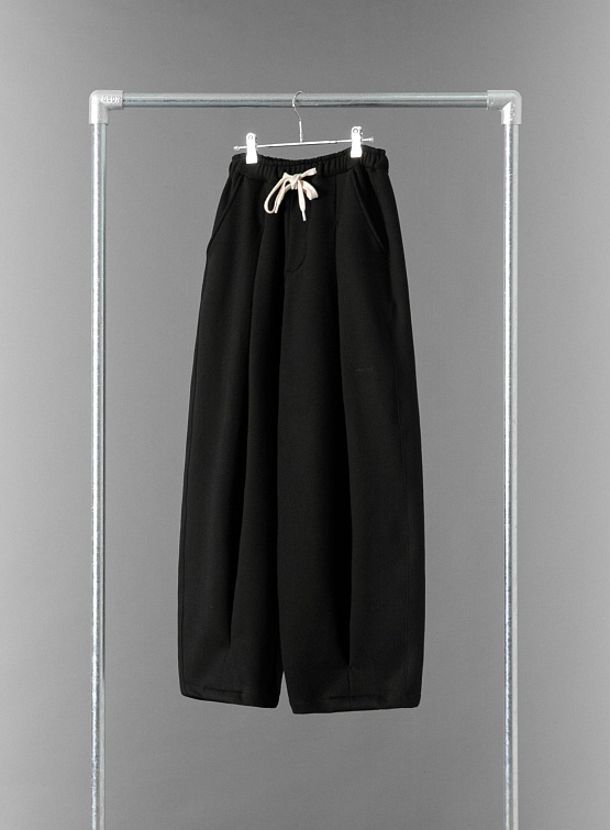 Брюки ANGLAN Valley Tuck Sweat Balloon Pants Black