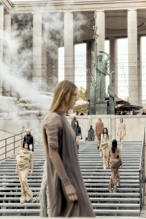 Продолжение «Храма любви»: женская коллекция Rick Owens SS’26