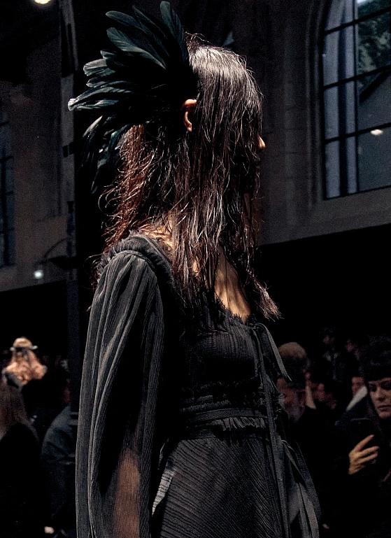 Романтика во мраке: показ Ann Demeulemeester SS’26