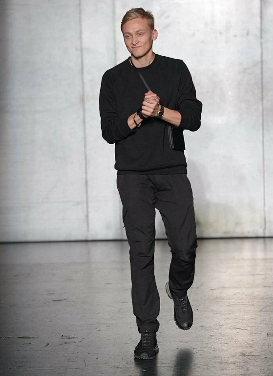 50 оттенков черного: Heliot Emil