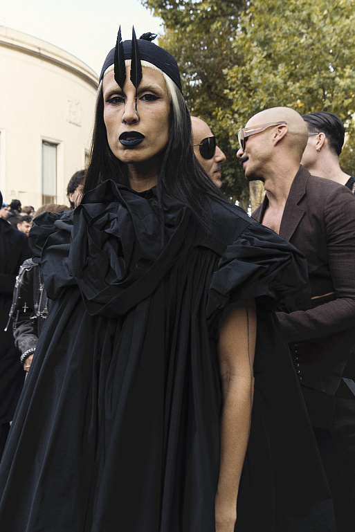 Стритстайл Rick Owens SS’26 у ступеней Токийского Дворца