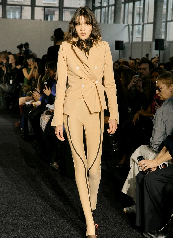 Быть собой или в образе — Ottolinger объединяет идеи на показе FW’25 