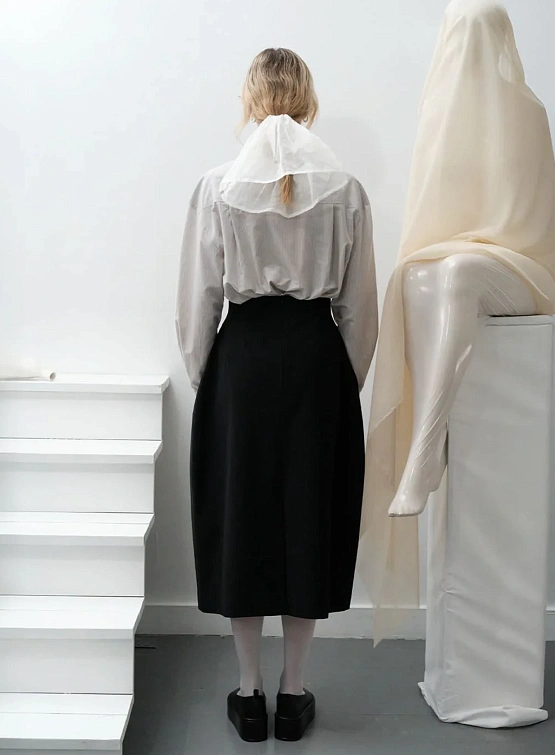 Женская юбка AMOMENTO Curved Silhouette Black