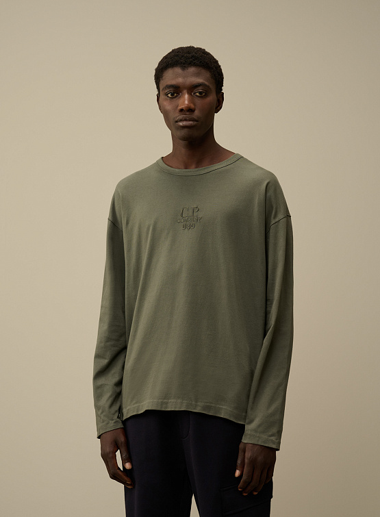 Лонгслив C.P. Company 20/1 Jersey Boxy Logo Grape Leaf