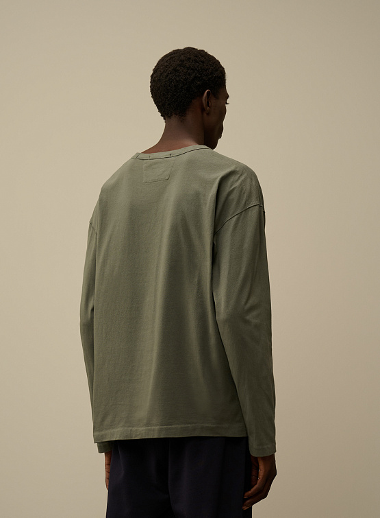 Лонгслив C.P. Company 20/1 Jersey Boxy Logo Grape Leaf