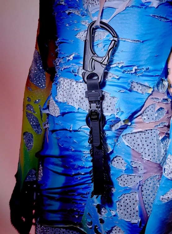 Брелок INNERRAUM Object K05 Hook Key Holder Ring Matt Black