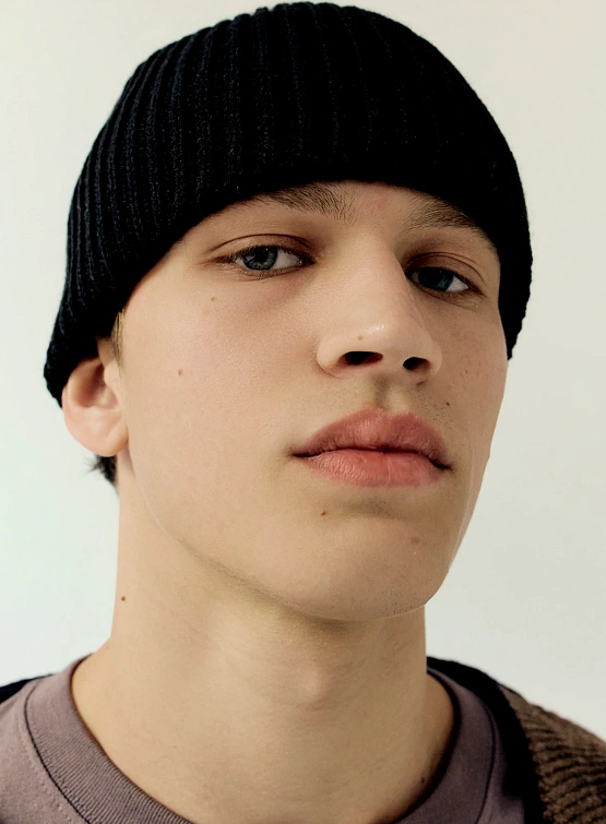 Шапка YESEYESEE Short Cascade Beanie Black