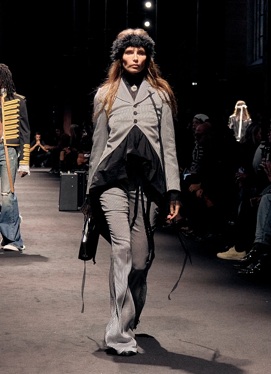 Романтика во мраке: показ Ann Demeulemeester SS’26