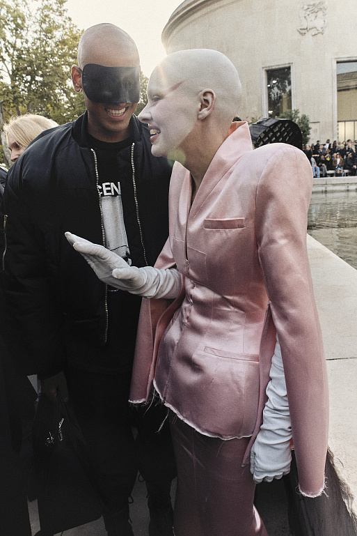 Стритстайл Rick Owens SS’26 у ступеней Токийского Дворца