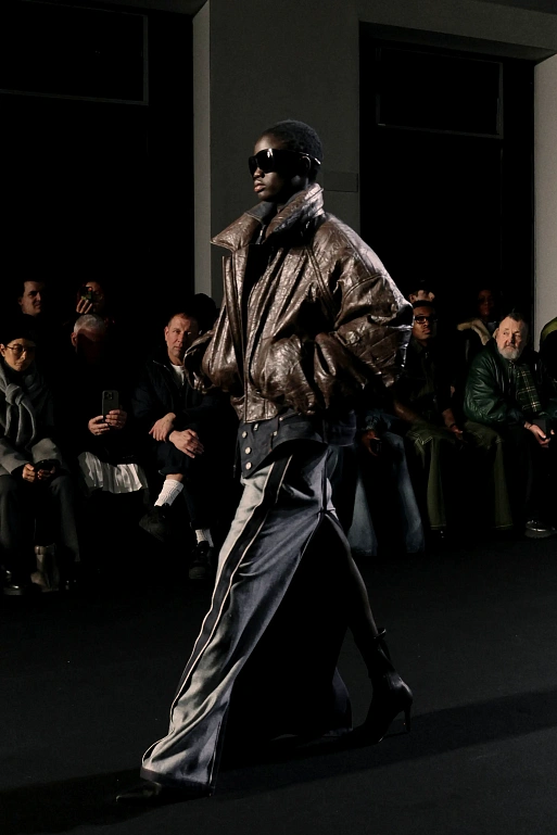 Juun.J FW’25 — новое исследование «уличного пошива» и современной классики