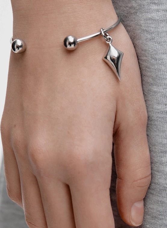 Браслет с подвеской OMUT Diamond