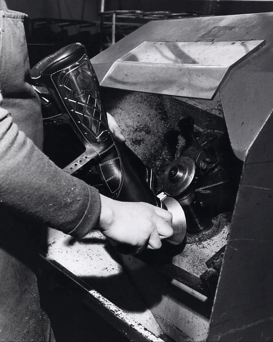 На пределе скорости: Alpinestars RSRV