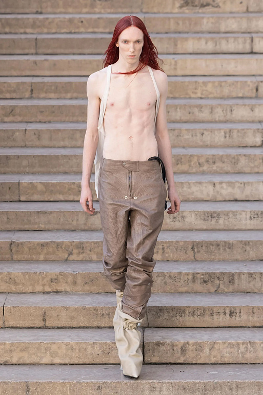 Эффектный ритуал и откровения Rick Owens SS’26