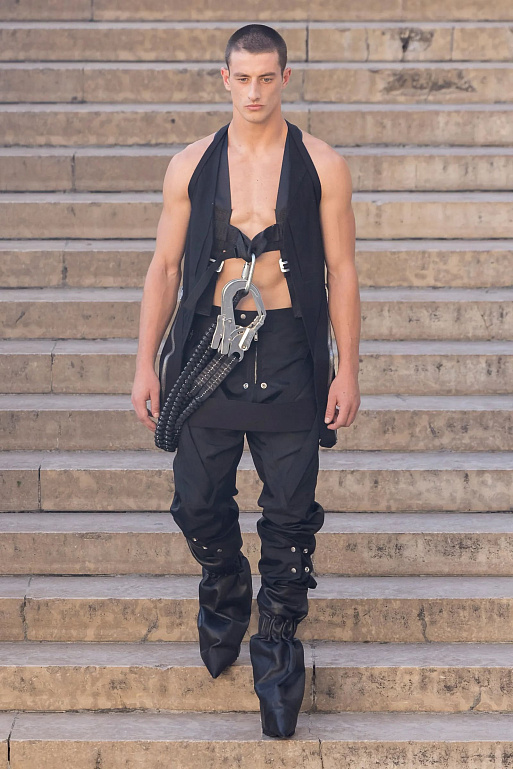 Эффектный ритуал и откровения Rick Owens SS’26