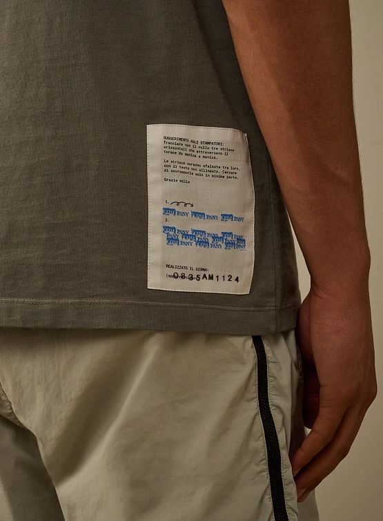 Футболка C.P. Company 24/1 Jersey Horizontal Logo Smoked Pearl