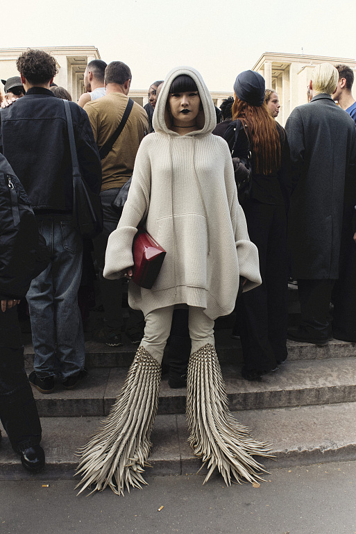 Стритстайл Rick Owens SS’26 у ступеней Токийского Дворца