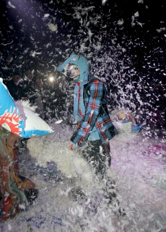 Панк-перформанс и шотландский романтизм в CJL FW’26