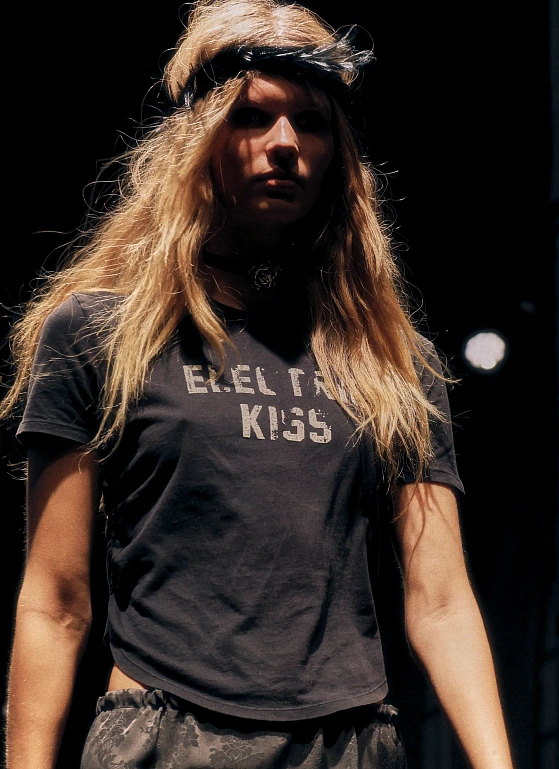 Сиськи арасындағы орыс порно