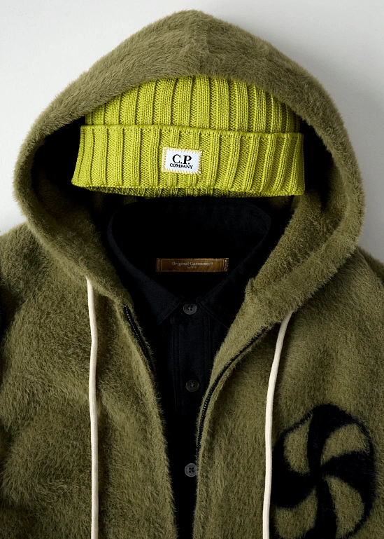 Всем застегнуться: пять образов с зип-худи