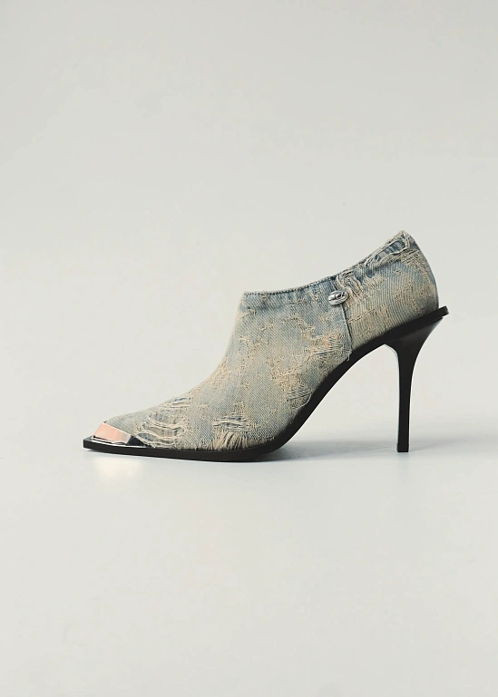 Выбор команды: 11 обувных идей на весну