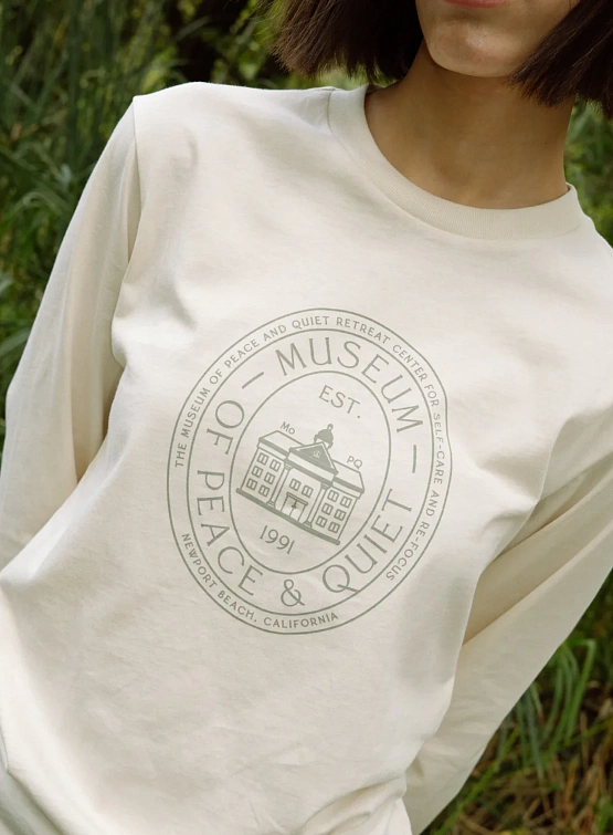Лонгслив MUSEUM OF PEACE & QUIET RETREAT CENTER Bone