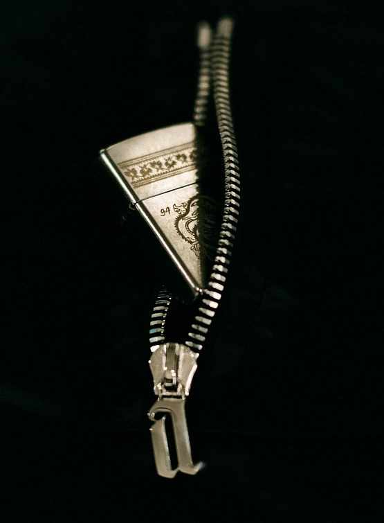 Зажигалка MAHARISHI 1376 Thar Dragon Engraved Zippo Silver